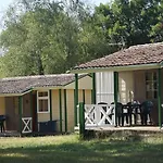 Village De De Σαλέ *